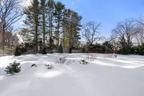 Exterior - 620 High Rock St, Needham, MA 02492 photo 2 of 4