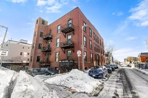 125 B St #1D, Boston, MA 02127