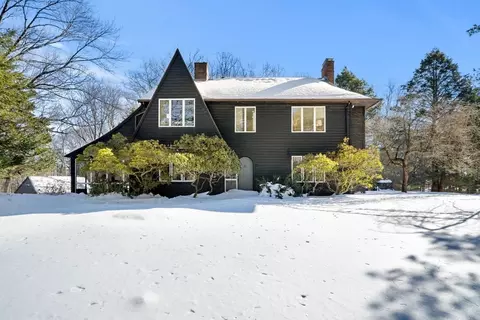893 Highland St, Hamilton, MA 01982