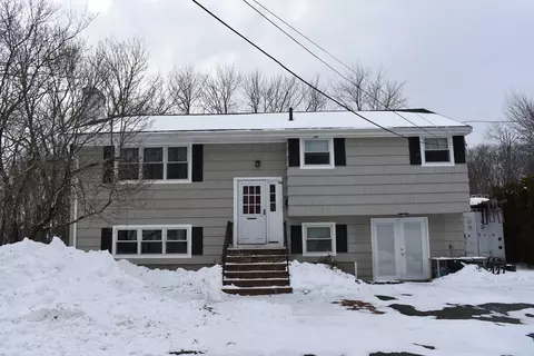 59 Hamilton Ave, Dedham, MA 02026