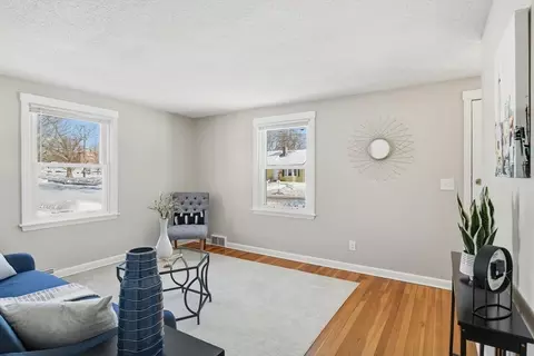 118 Pilgrim Rd, Springfield, MA 01118 photo 9