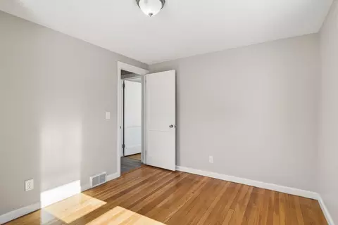 118 Pilgrim Rd, Springfield, MA 01118 photo 17