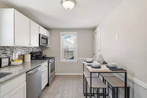 118 Pilgrim Rd, Springfield, MA 01118 photo 4