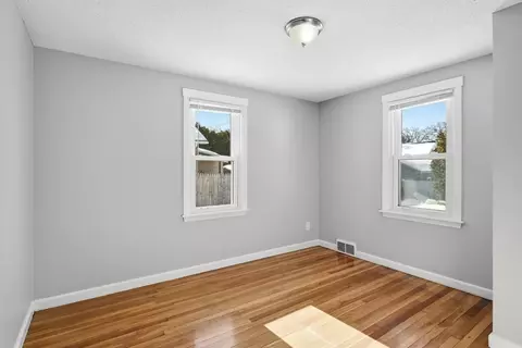 118 Pilgrim Rd, Springfield, MA 01118 photo 16