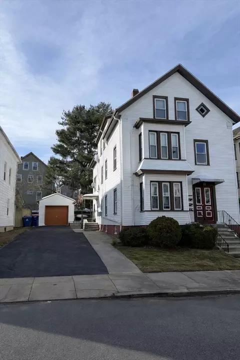21 Reynolds St, New Bedford, MA 02740