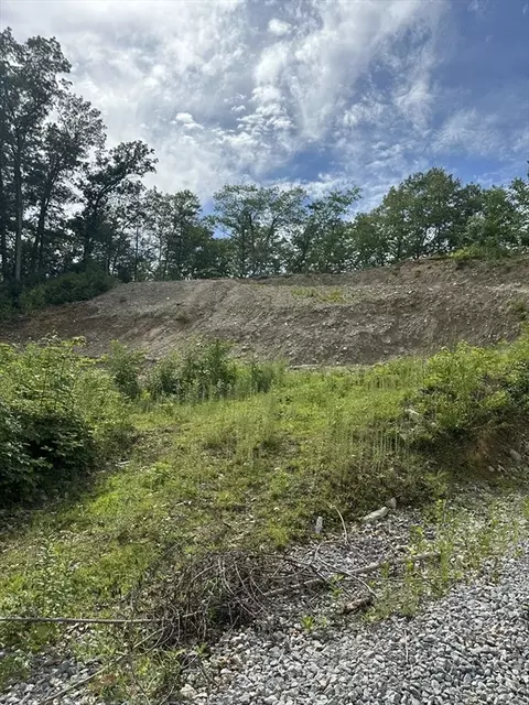 33 Walsh Ave, Auburn, MA 01501