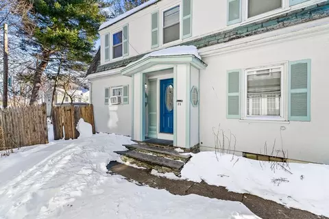 28 Maple St, Southbridge, MA 01550