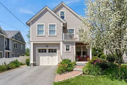 40 Knowles Rd, Watertown, MA 02472
