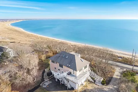 724 Commercial St, Provincetown, MA 02657
