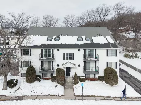 155 Hamilton St #4, Worcester, MA 01604