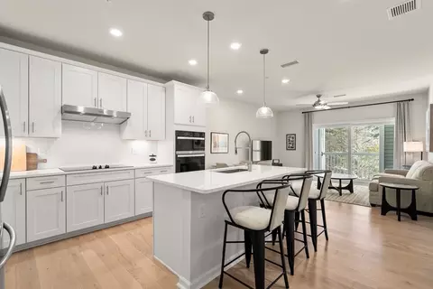280 Martins Lndg #312, North Reading, MA 01864
