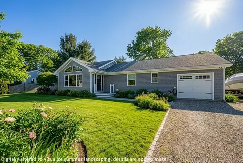 136 Sanddollar Cir, Falmouth, MA 02536