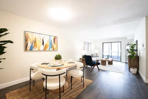 1 Greenbriar Dr #303, North Reading, MA 01864