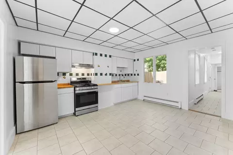 212 Princeton St #1, Boston, MA 02128
