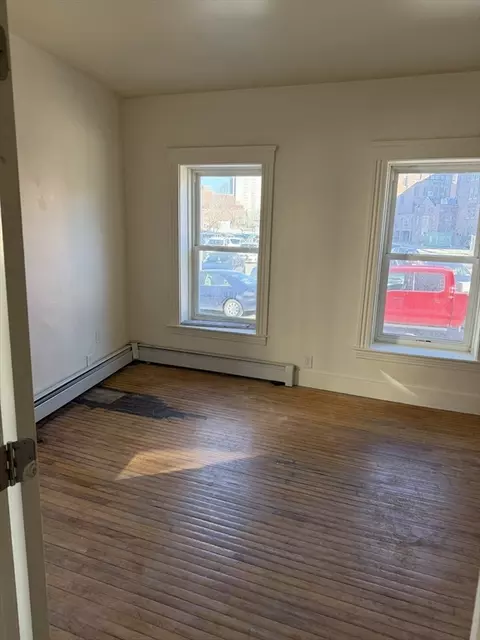 2 Preston St, Worcester, MA 01610 photo 6