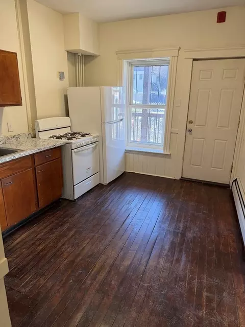 2 Preston St, Worcester, MA 01610 photo 2