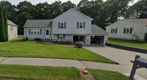 69 Santoro Rd, Worcester, MA 01606