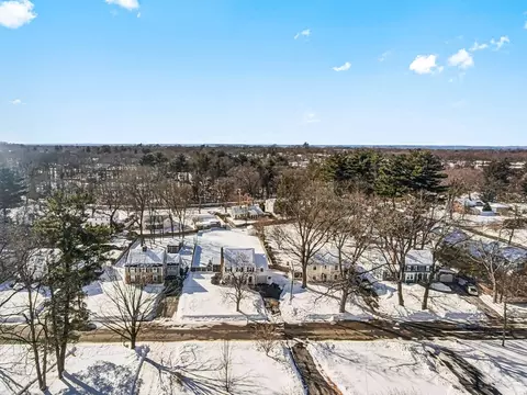 120 Bridle Path Rd, Springfield, MA 01118