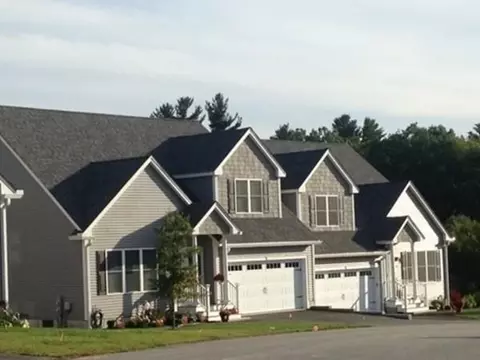 19 Louis Farm Rd #19, Dracut, MA 01826