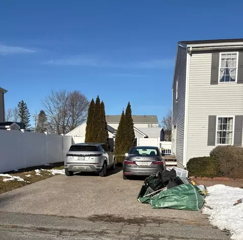 22 Apple Creek Ln, Fall River, MA 02720 photo 2