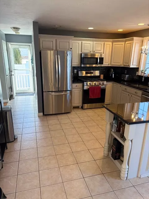 22 Apple Creek Ln, Fall River, MA 02720 photo 7