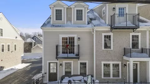23 Howland St #4, Plymouth, MA 02360
