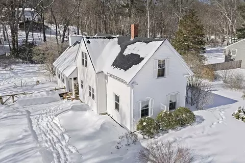 339 State St, Hanson, MA 02341