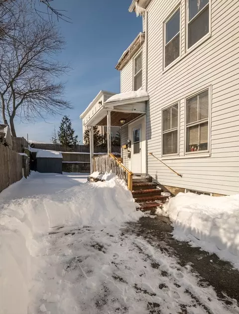 34 Chase St, Beverly, MA 01915 photo 4