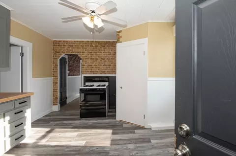 34 Chase St, Beverly, MA 01915 photo 9