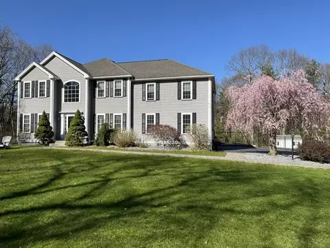 10 Essex St, Douglas, MA 01516