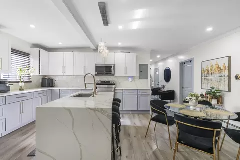 159-161 Howe St, Methuen, MA 01844