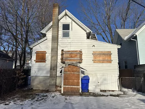 196 Massasoit St, Springfield, MA 01107 photo 3
