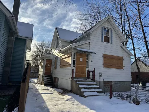 196 Massasoit St, Springfield, MA 01107 photo 2
