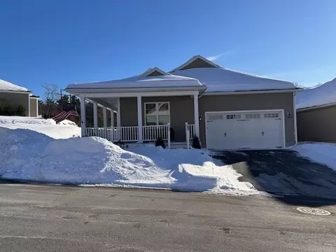 61 Spring Hill Dr #61, Uxbridge, MA 01569