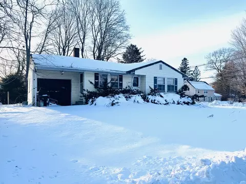 80 Forest St, Middleboro, MA 02346