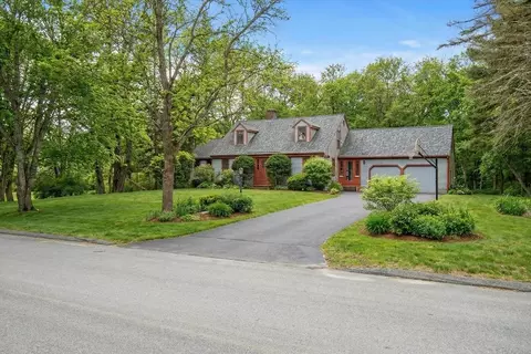 422 River St, Norwell, MA 02061