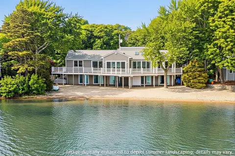 357 Lakeside Dr W, Centerville, MA 02632