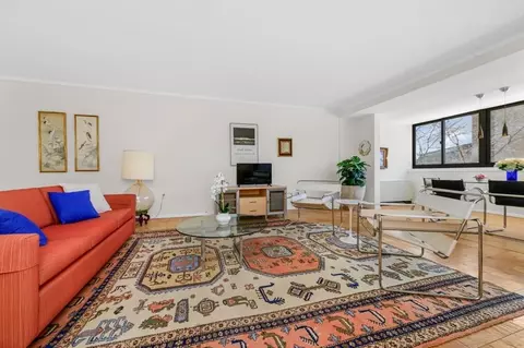 6 Whittier Pl #6H, Boston, MA 02114