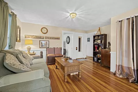 17 Wright St, Woburn, MA 01801 photo 5