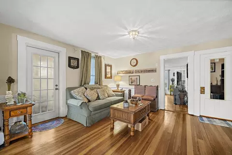 17 Wright St, Woburn, MA 01801 photo 8