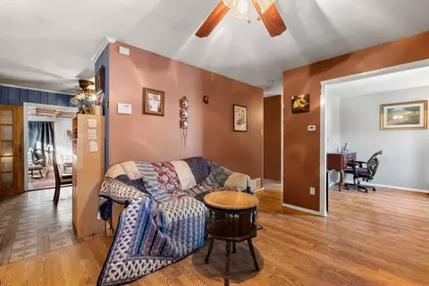 Entry Way - 194 River Rd, Lowell, MA 01852 photo 1 of 5