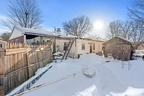 Exterior - 194 River Rd, Lowell, MA 01852 photo 7 of 8