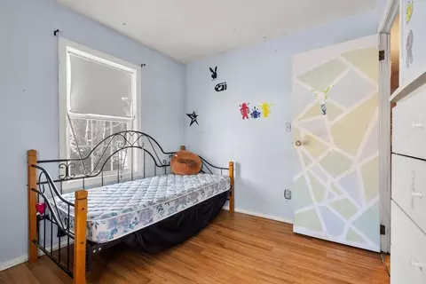 Bedroom - 194 River Rd, Lowell, MA 01852 photo 5 of 6