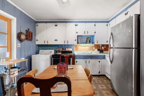 Kitchen - 194 River Rd, Lowell, MA 01852 photo 1 of 1