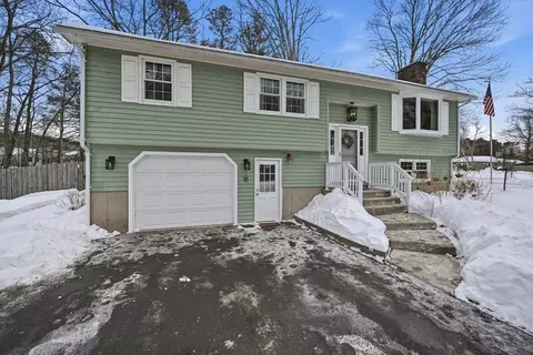 29 Sandra Rd, Easthampton, MA 01027 photo 4