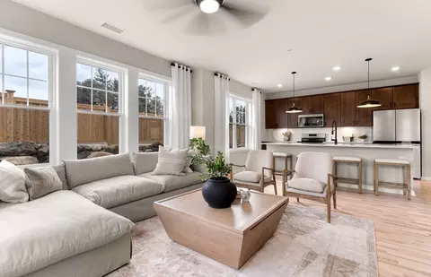 5 Peters Farm Way #206, Westborough, MA 01581