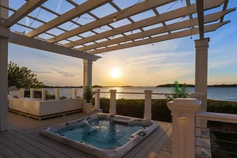Exterior - 2 Beach Ln, Hingham, MA 02043 photo 1 of 3