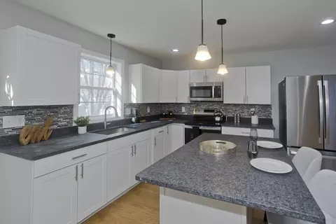 16-20 Cambridge St, Springfield, MA 01108 photo 4