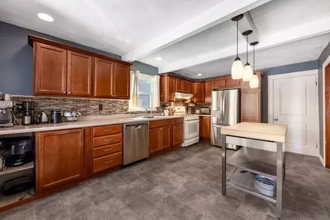 28 Ellsworth St, Medford, MA 02155
