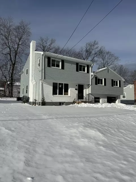 81 Earle St, Norwood, MA 02062